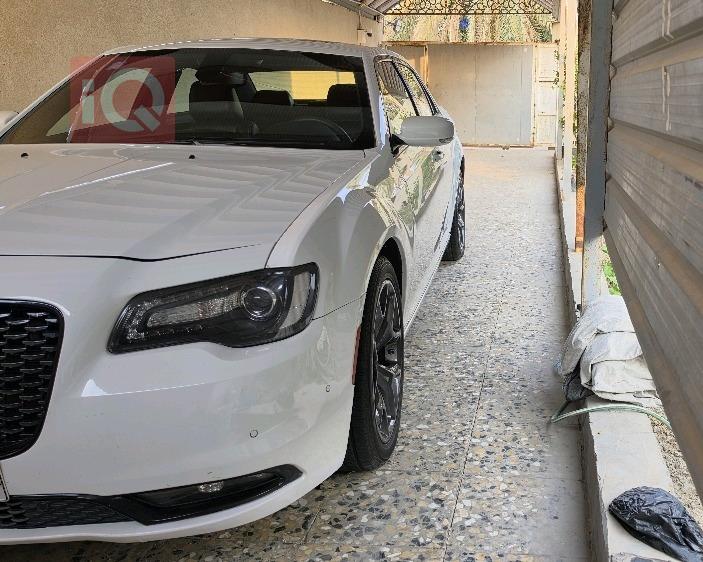 كرايسلر 300